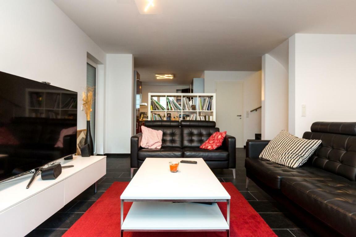 House In Cologne Apartment Exterior photo